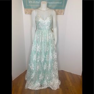 Say yes to the dress prom cream and mint green dress size Jr. 13/14